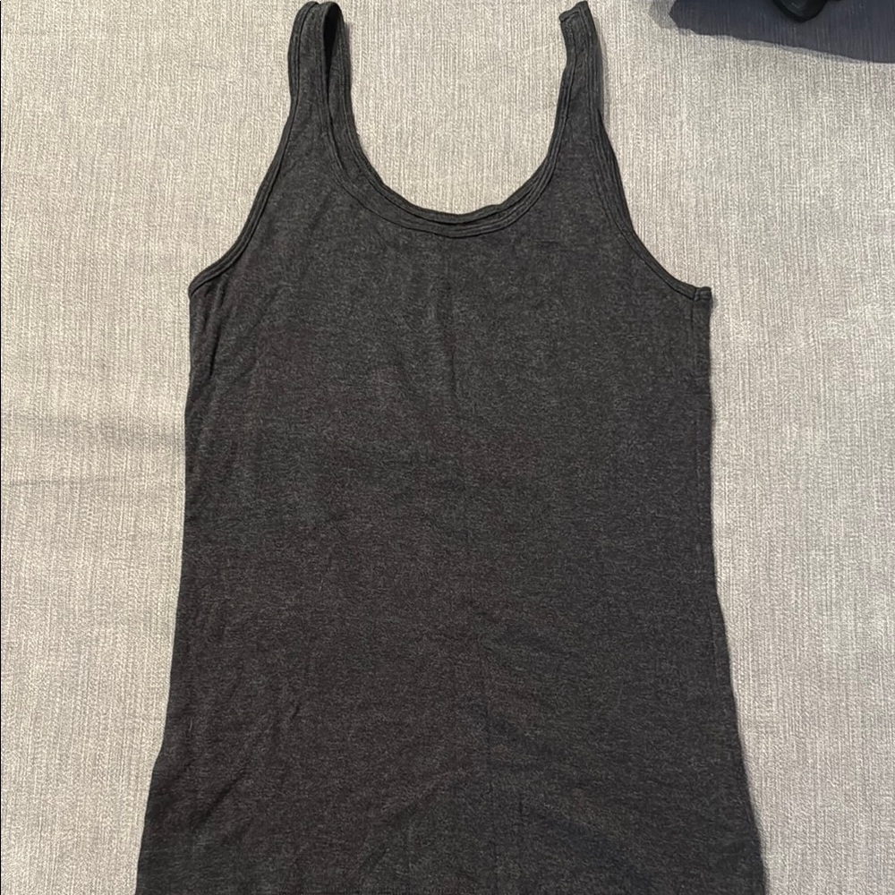 Old Navy Grey Fitted Sleeveless Tank Top